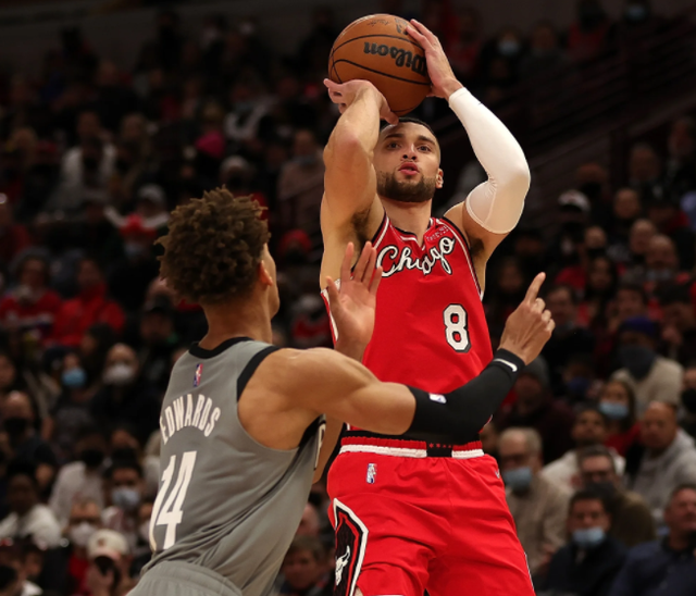 广东队碾压新疆队，欧文惊艳四座