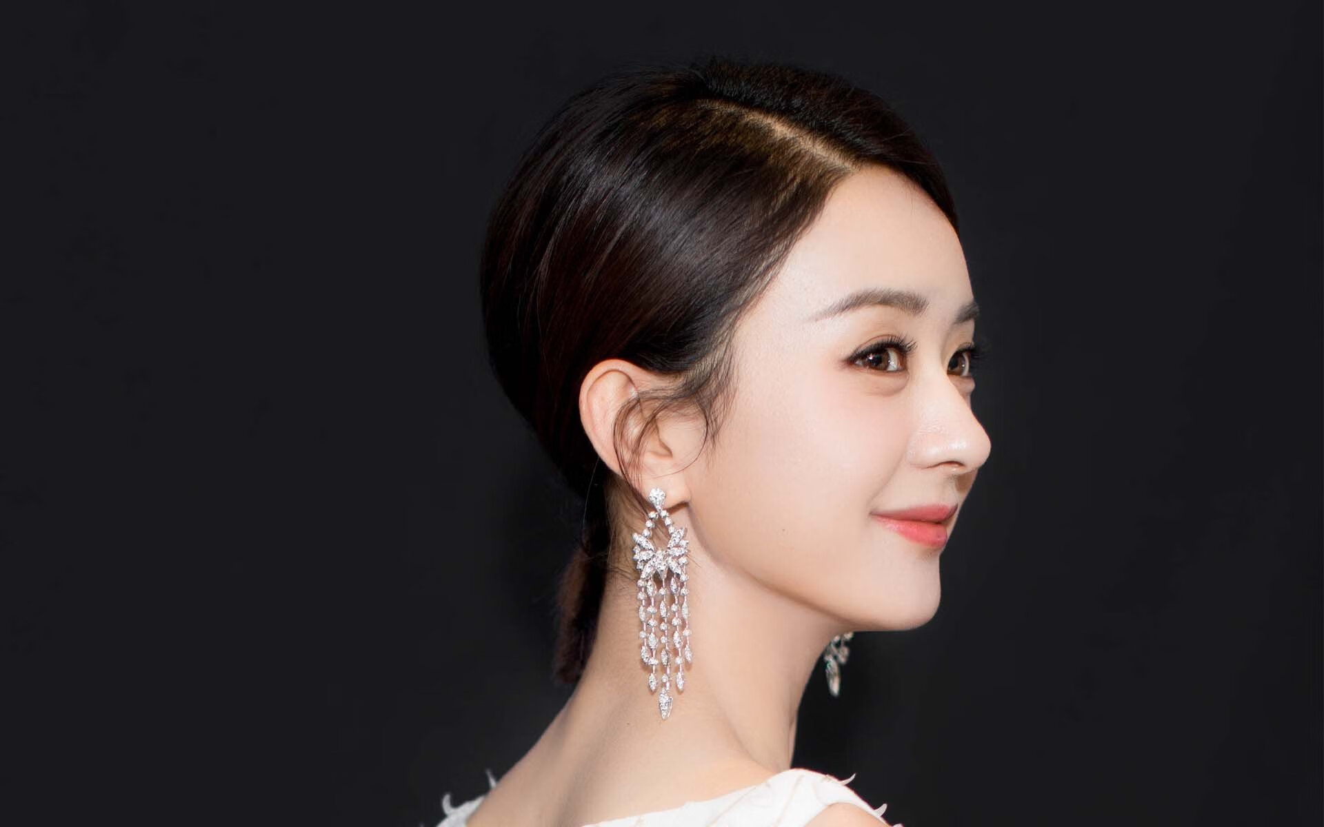 穿过三秒区的时间裂缝，从魔术单节奇迹到哈登的2026世界杯预言