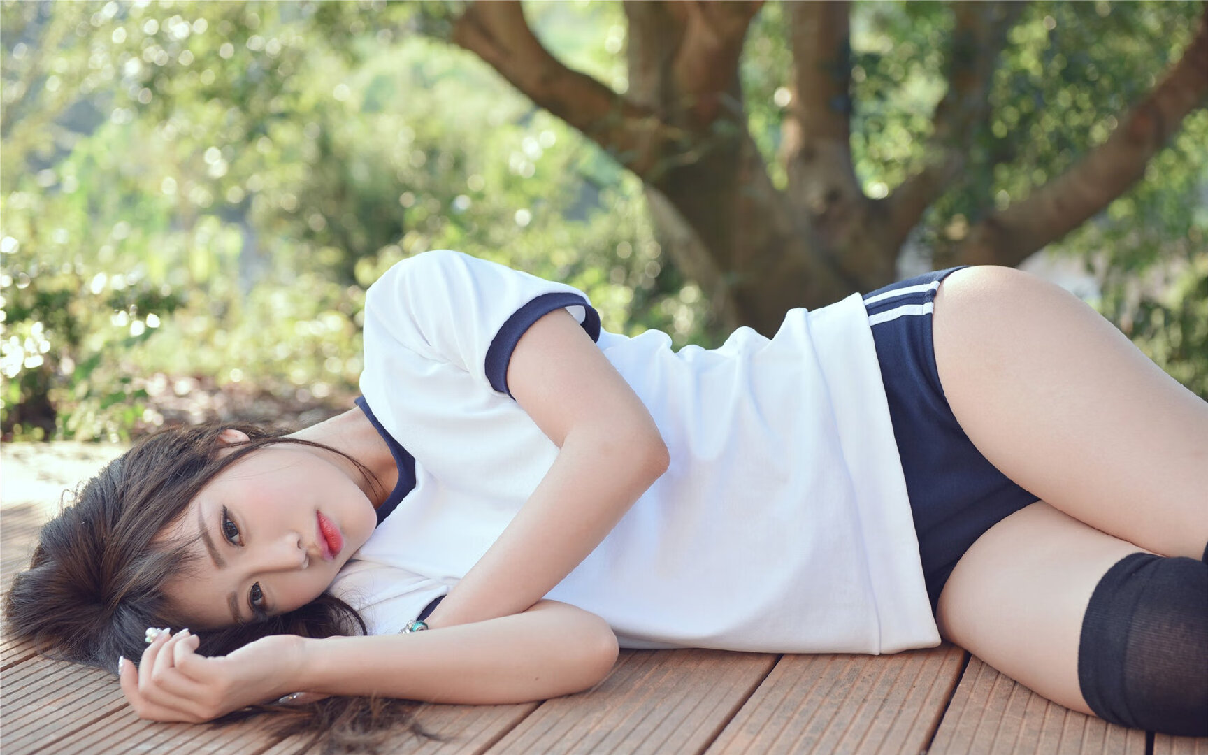 法国强行终结莱比锡红牛，德布劳内与无解的铁壁枷锁